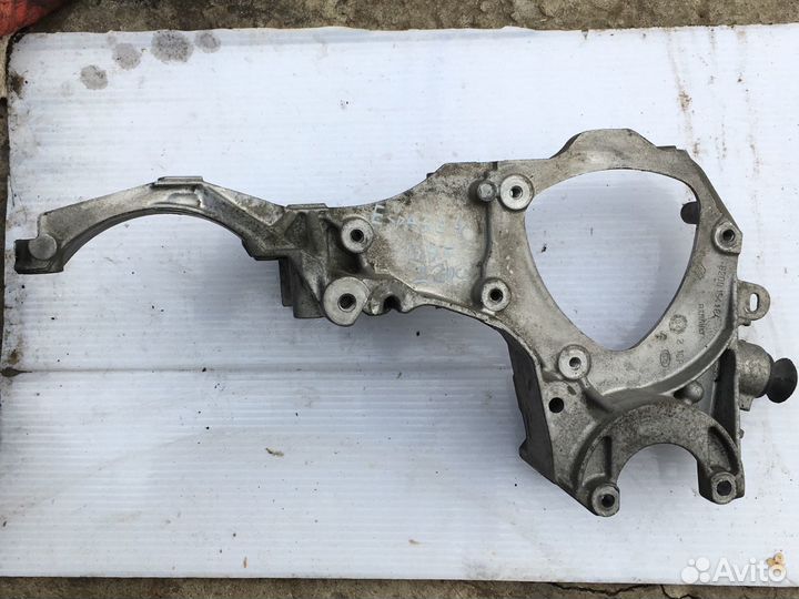 Кронштейн навесного оборудования Renault G9T