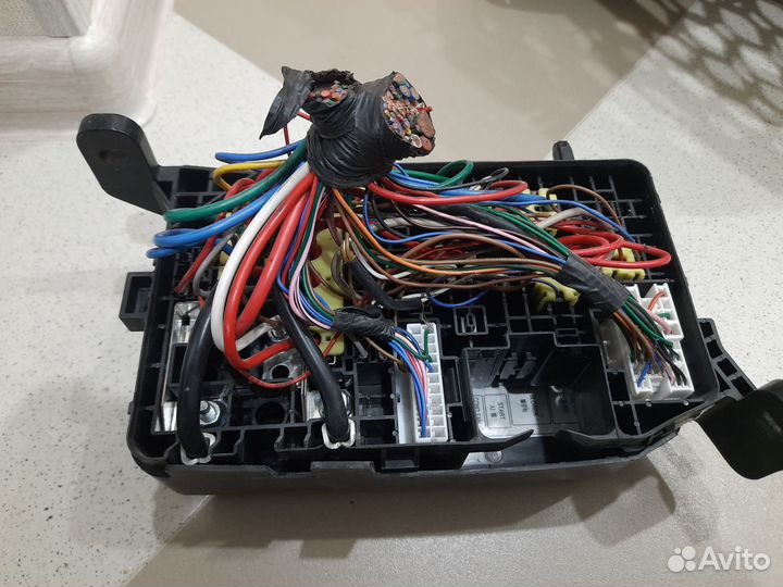 Блок предохранителей на kia rio 2 (2009-2011z htq