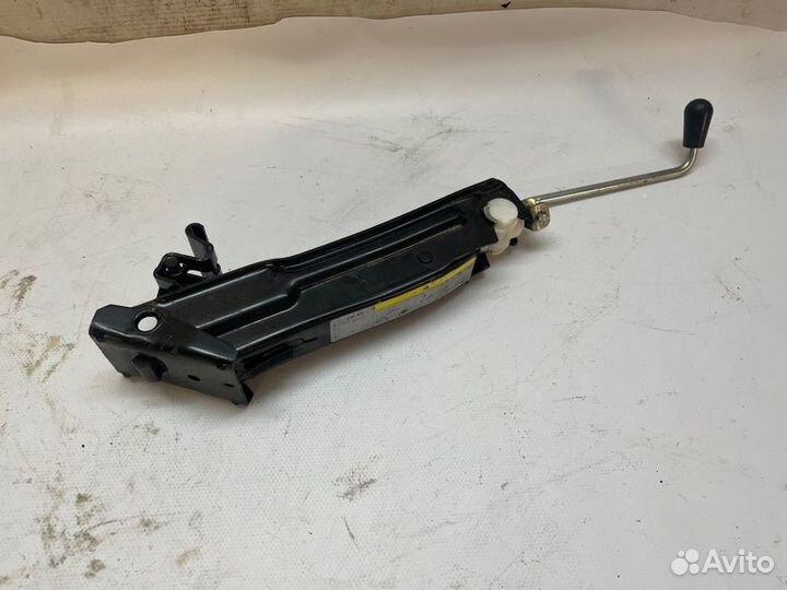 Домкрат Skoda Fabia 5J2 сgp 2013