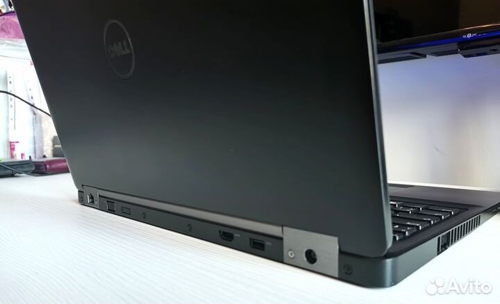 Dell Latitude Intel i5/16gb/256nvme/R7m360/LTE