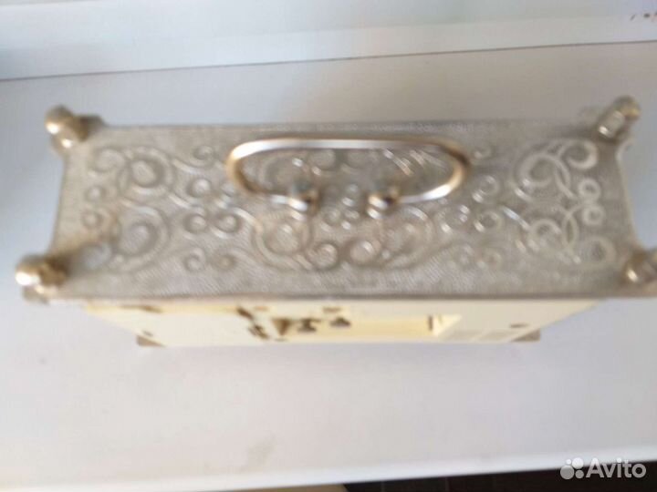 Настольные часы