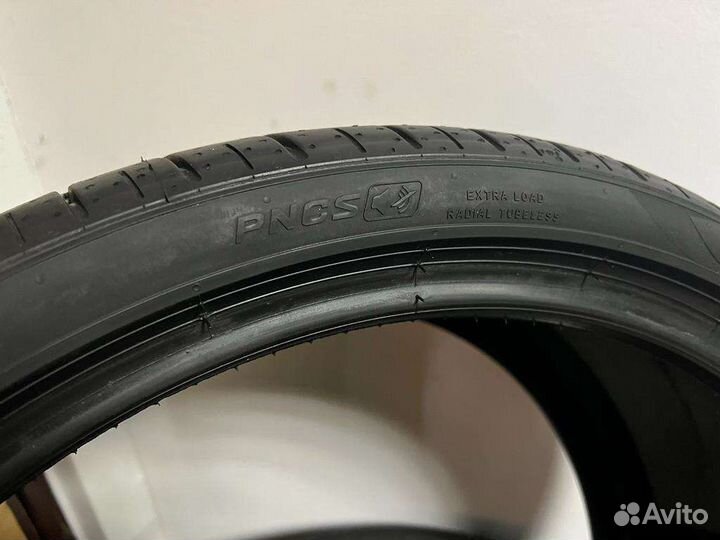 Pirelli P Zero PZ4 255/35 R21 и 285/30 R21 98Y