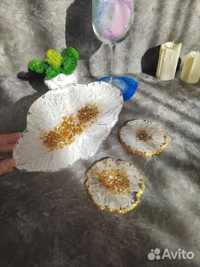 Блюдо сервировочное и подстаканники