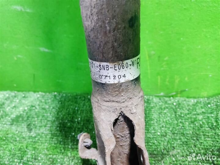 Стойка амортизатора передняя правая Honda Civic 4