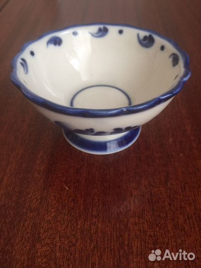 Посуда Гжель: солонка креманка вазочка