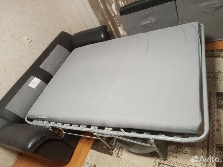 Кожаный диван IKEA раскладной