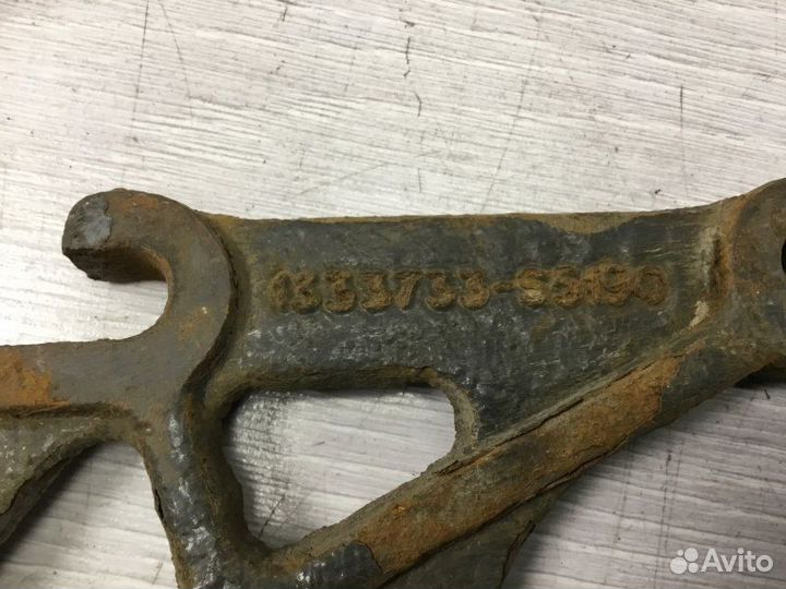 Кронштейн аккумулятора Scania P124 12 2001