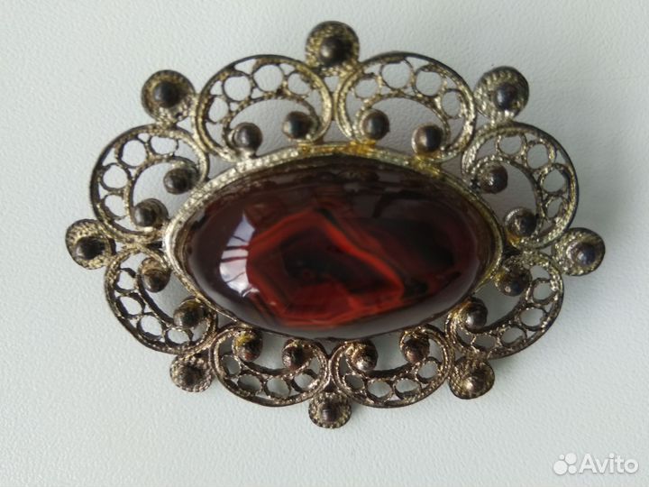 Брошь с агатом