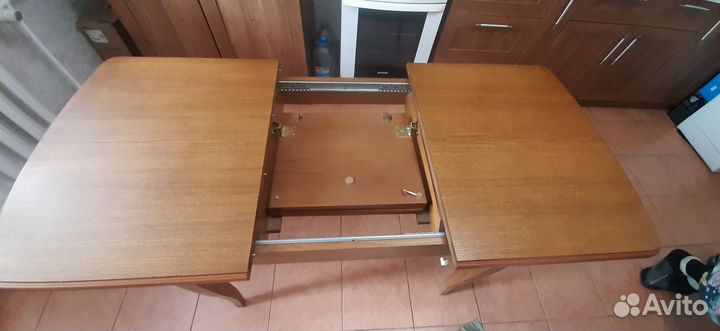 Кухонный стол