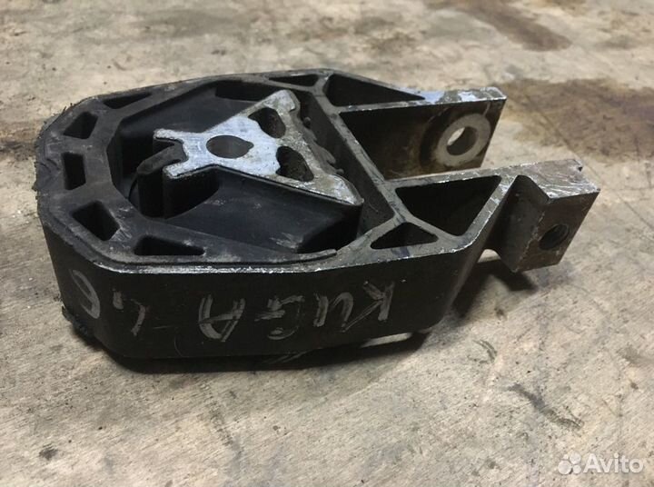 Подушка кпп Ford Focus 3