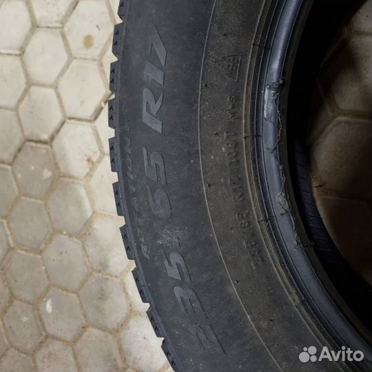 Pirelli Ice Zero 235/65 R17