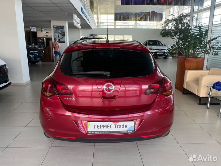 Opel Astra 1.6 AT, 2011, 180 000 км