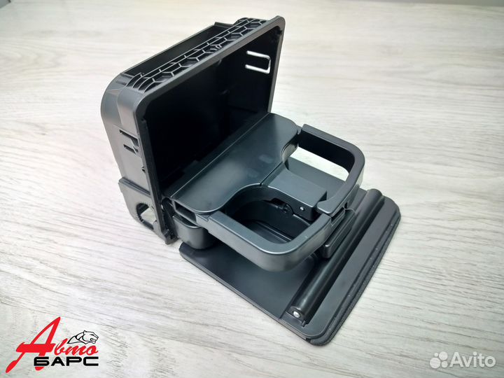 Подстаканник задний Volkswagen Golf 6 / Jetta 5