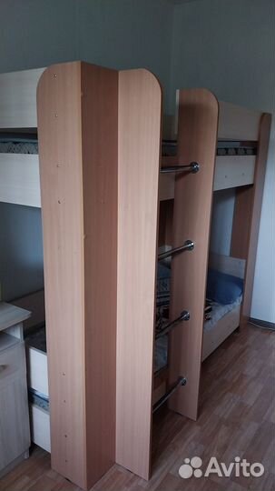 Двухъярусная кровать