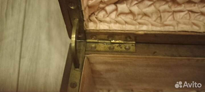 Сундук антикварный