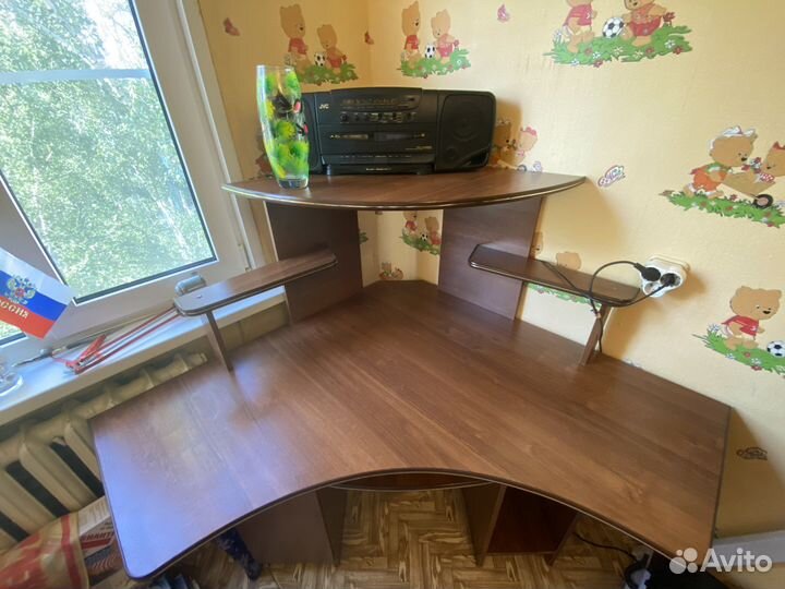 Компьютерный стол