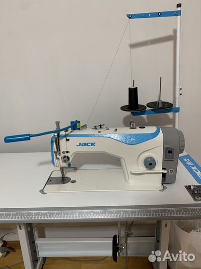 Продается Швейная машинка jack f4