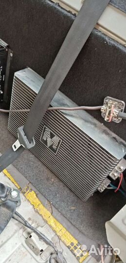 Сабвуфер и усилитель. Мачета