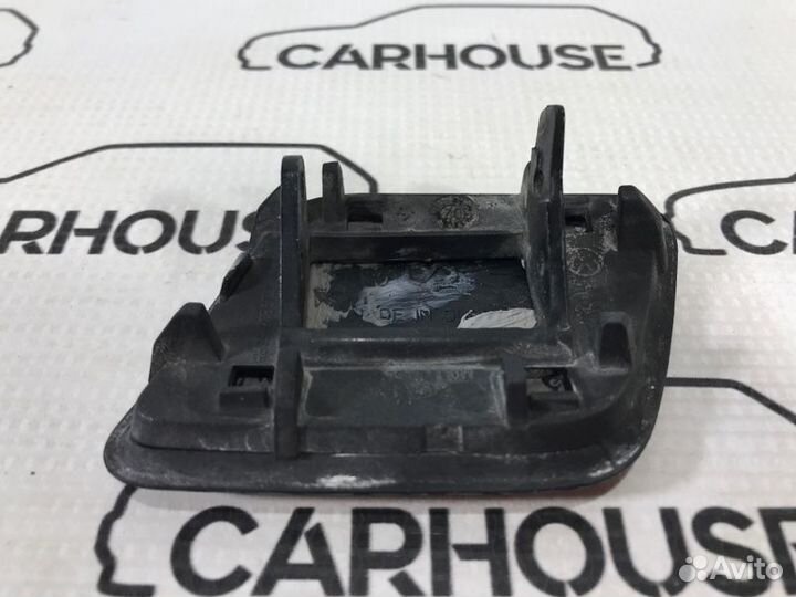 Крышка форсунки омывателя передняя правая