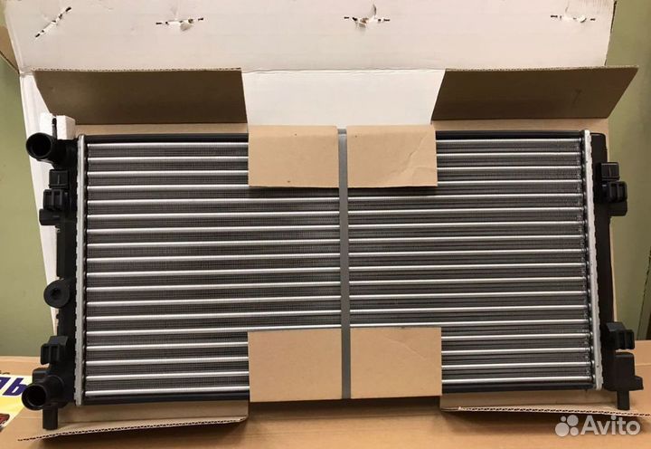 Радиатор охлаждения на volkswagen polo skoda rapid