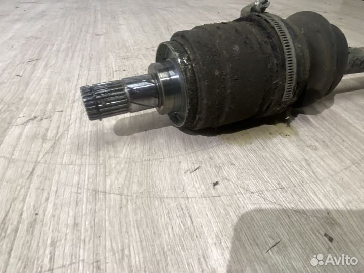 Привод передний правый Nissan Bluebird Sylphy I (2