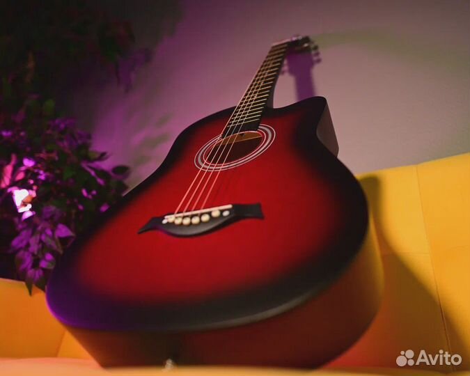 Акустическая гитара новая (с чехлом)