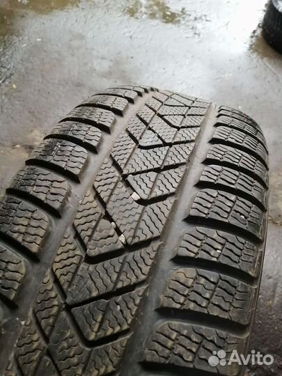 Pirelli Winter Sottozero 3 255/45 R20