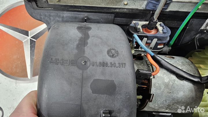 Мотор печки в сборе на Mercedes-Benz R129 SL