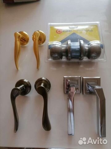 Дверная ручка, врезной замок
