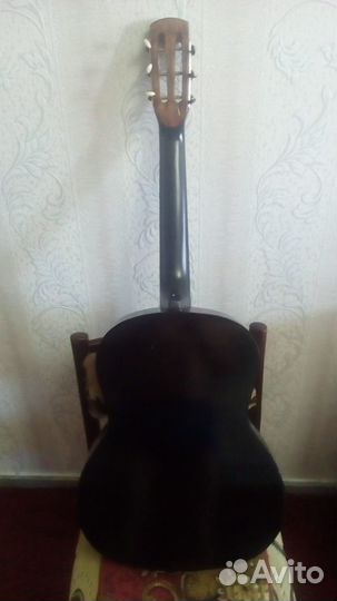 Акустическая гитара