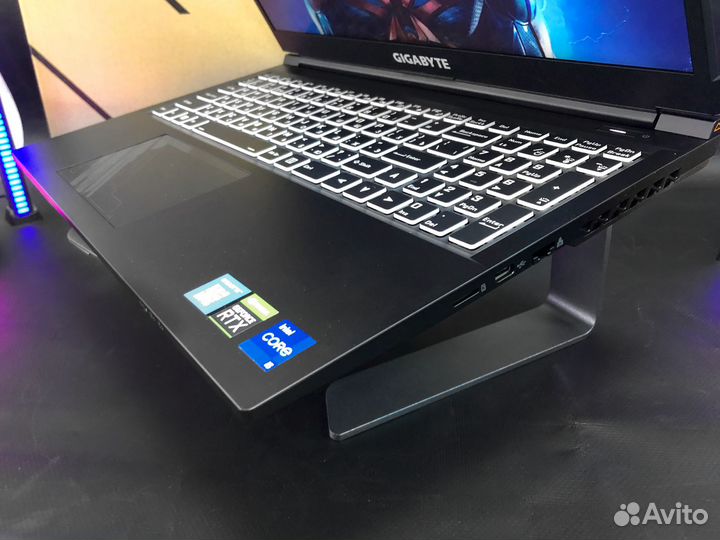 Игровой ноутбук с GeForce RTX