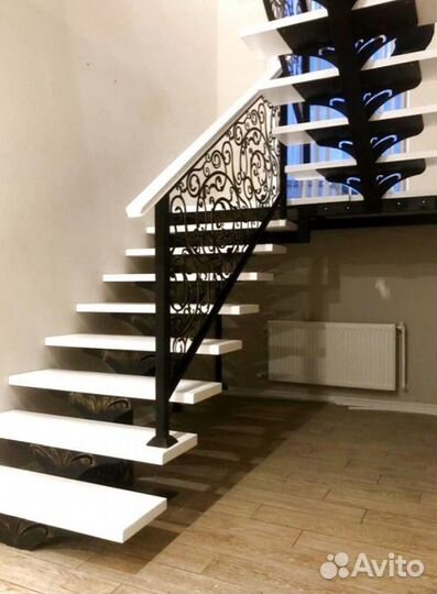 Прямая лестница на металлокаркасе