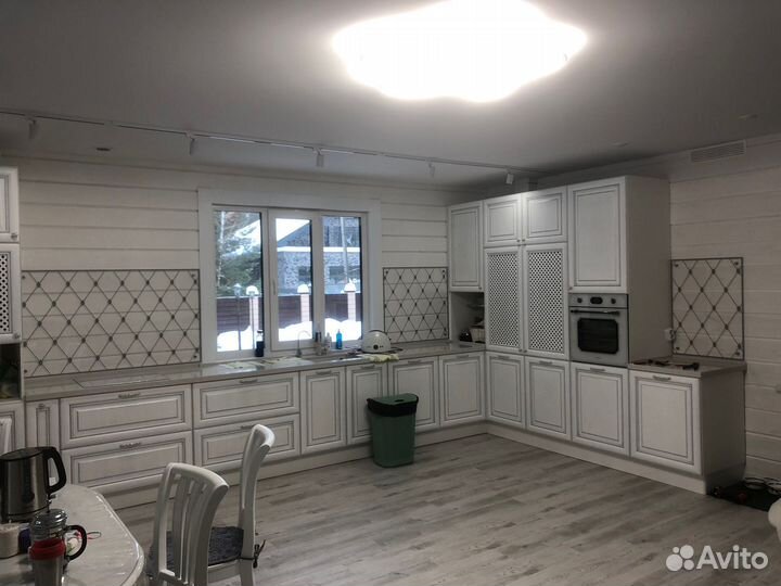 Мебельные гарнитуры, шкафы, гардеробные