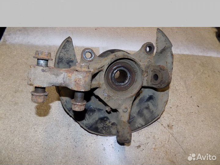 Кулак поворотный передний левый Corolla E12 2001-2