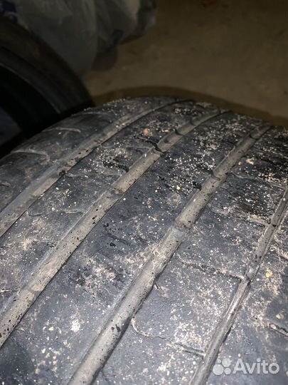 Pirelli P Zero 295/35 R21