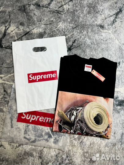 Футболка Supreme