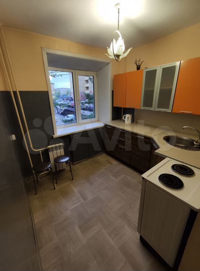 2-к. квартира, 42 м², 2/4 эт.