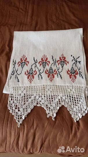 Рушники, подзоны, скатерть с костями ручной работы