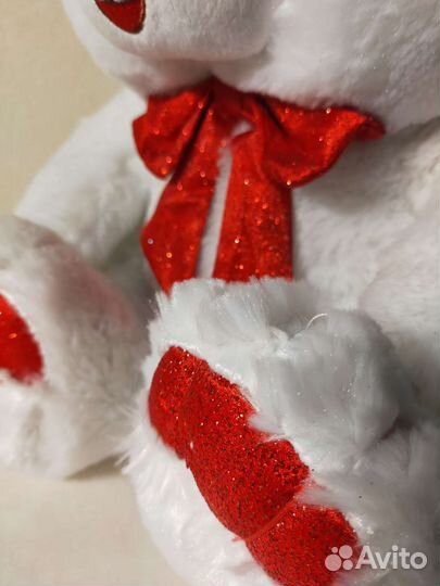 Медведь плюшевый