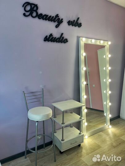 Аренда места мастера маникюра, мастера бровиста