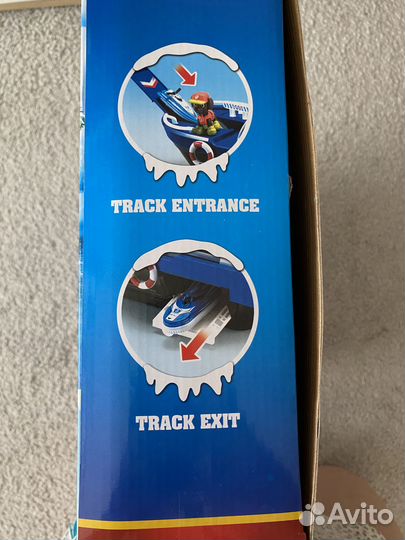 Патрульный катер и 2 фигурки спасателе