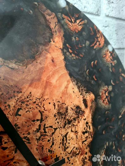 Часы настенные с эпоксидной смолой