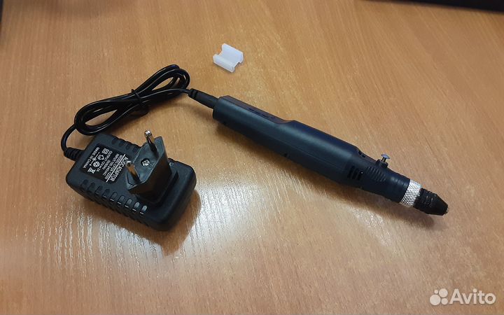Маленький гравер с кулачковым патроном (не Dremel)