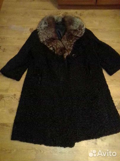 Шуба каракулевая