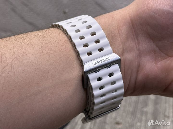 Samsung Watch Ultra Titanium