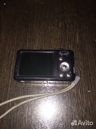 Компактный фотоаппарат какмера