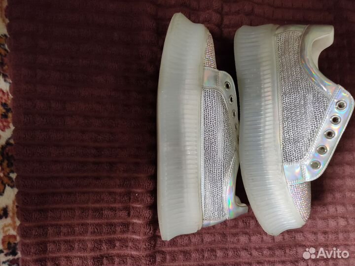 Нарядные кроссовки для девочки 34-35р