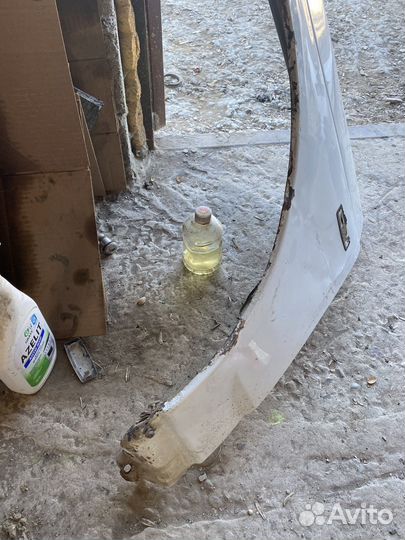 Крыло переднее левое priora