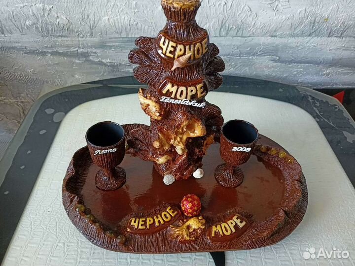 Набор: декоративная бутылка и две рюмки