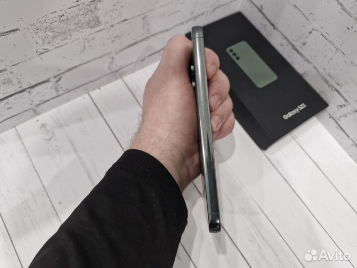 Samsung Galaxy S23, 8/256 ГБ